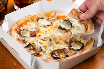 宅配ピザ・デリバリーピザ