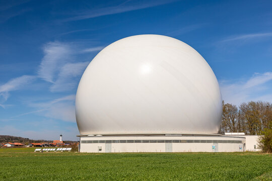 Antennen der Erdfunkstelle in Raisting