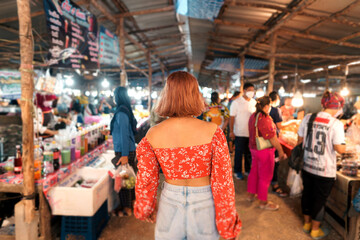 Travel in the local market in the evening