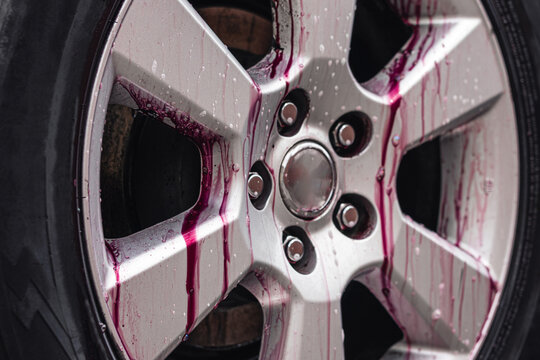 Cleaning aluminum wheels. special chemicals for car washing.