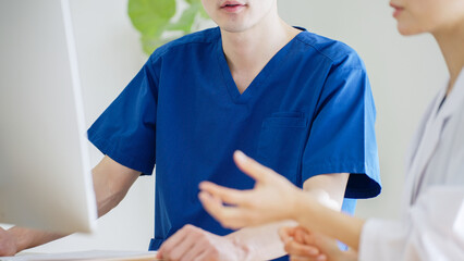 医者・医療・会議・ミーティング