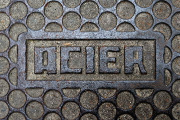 ACIER - plaque d'égout