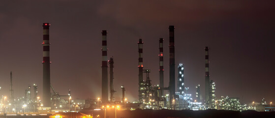 Oil reinery by night