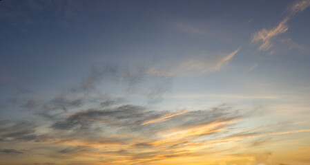 Obraz premium light from the sun and the sky cloud beautiful clouds.