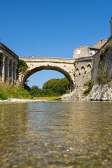 Fototapeta na wymiar Pont Romain, Vaison la Romaine, departement Vaucluse, Provence, France