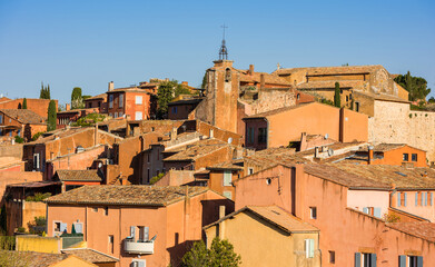 Blick auf Roussillon (Vaucluse), Provence, Frankreich - obrazy, fototapety, plakaty
