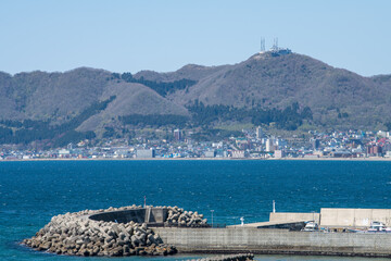 函館 湯の川温泉から見た函館山