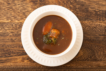 牛肉の赤ワイン煮