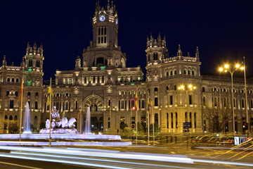 Fototapeta na wymiar Plaza del Ayuntamiento de Madrid Cibeles, España