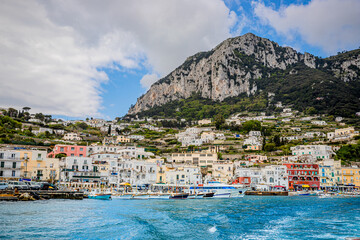 Fototapeta na wymiar Le port de Capri