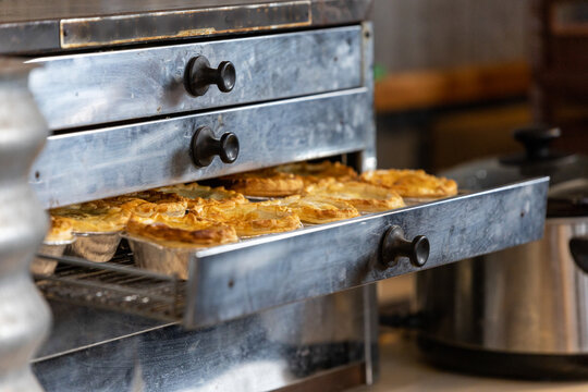 pies in a pie warmer to heat