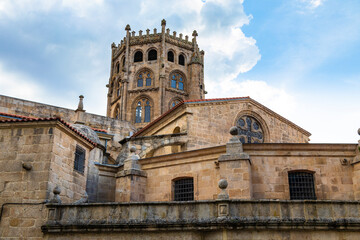 Fototapeta na wymiar Romanesque cathedral of Ourense, Galicia, Spain
