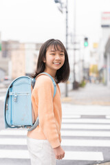 小学生の女の子　ランドセル