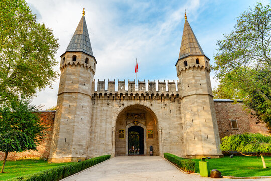 The Gate of Salutation in Topkapi Palace, Istanbul, Turkey