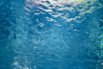 비오는 날 유리창 유리빗물 