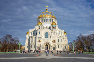 Fototapeta na wymiar The ancient Cathedral of St. Nicholas the Wonderworker on a spring day. Kronstadt