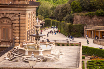 Italia, Toscana, Firenze, il giardino di Boboli e Palazzo Pitti.