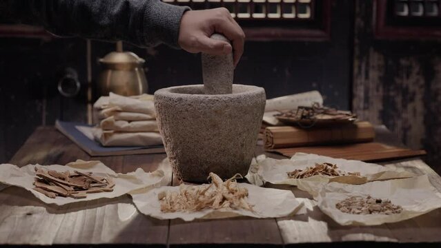 grinding of chinese herbal medicine
