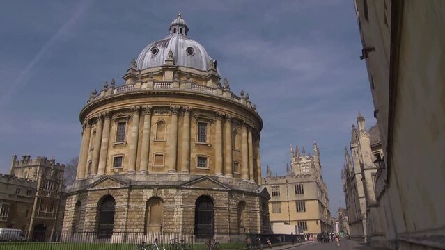 The Radcliffe Camera, Oxford . Wide view