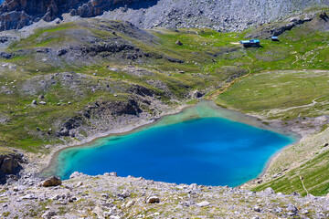 lac des neuf couleurs