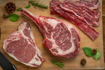 Mixed fresh meat Tomahawk beef, Cross Cut Short Ribs beef, Sliced brisket beef, T-bone steak beef...