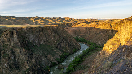 Fototapeta na wymiar Panoramic view of the canyon