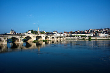 Fototapeta na wymiar Frankreich - Blois - Jaques-Gabriel Brücke