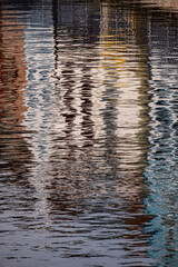 Wasser in einem Kanal in St-Leu (Amiens, Frankreich)