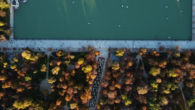Static drone view of the Great Pond of the Retiro Park in its entirety.