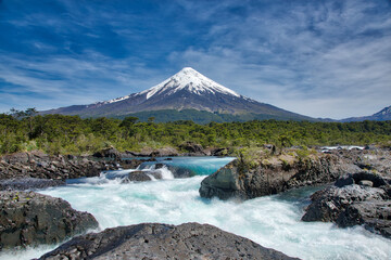 Beautiful shot of an Osorno volcano in the daytime. - obrazy, fototapety, plakaty