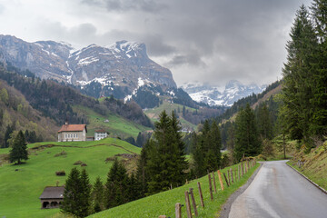 Fototapeta na wymiar In der Schweiz Berner Oberland