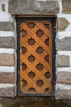 attice wooden door  (Corrected)