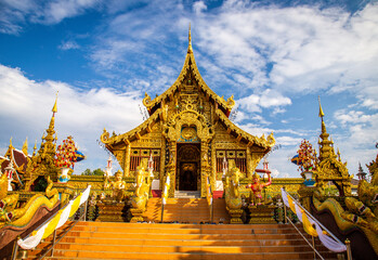 Fototapeta na wymiar Wat Saeng Kaeo Phothiyan temple in Chiang Rai, Thailand