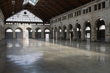 Fototapeta premium La halle au blé, désormais halle du marché, ville de Bourges, département du Cher, France