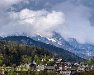 Fototapeta na wymiar Unterberg in Wolken über Berchtesgaden