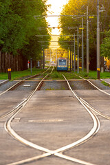 A tram on line 9 on its way down Älvsborgsgatan..