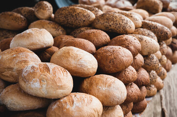 Fototapeta na wymiar Various types of fresh bread exposed in the stall