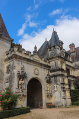 Fototapeta na wymiar Nouvelle Aquitaine - Charente-Maritime - Pons - Chateau d'Usson appelé aussi chateau des énigmes