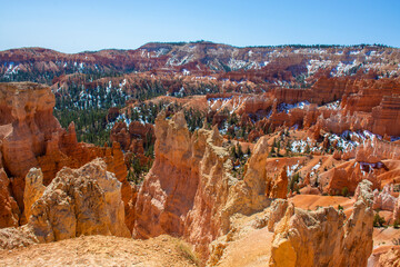 Fototapeta na wymiar hoodoos and rock formations in Bryce canyon, Utah, USA