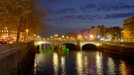 Fototapeta na wymiar O Connell Bridge in Dublin by night - travel photography - Ireland travel photography