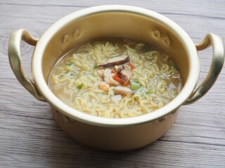 아시아 음식 라면, 즉석 국수