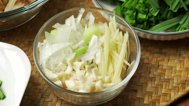 Seasonal home-cooked vegetables - stir-fried yellow clams with chives