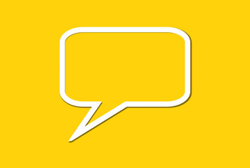 Naklejka premium Weißer Sprechblase mit Textfreiraum auf gelöb orangem Hintergrund