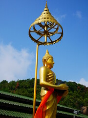 golden buddha statue