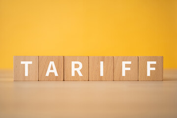 関税・料金表のイメージ｜「TARIFF」と書かれた積み木