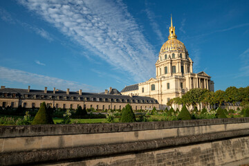 Obraz premium Eglise du Dome Les Invalides or National Residence of the Invalids. Napoleons tomb in Paris. France, Europe. In summer sunny day. Les Invalides church.
