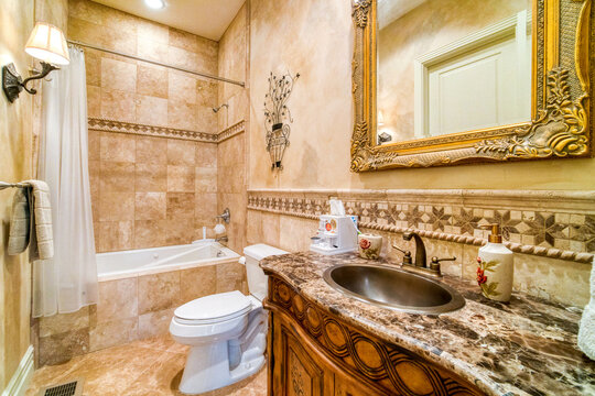 Interior bathroom 