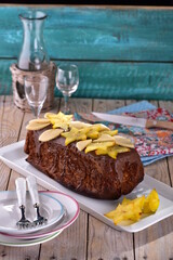 Banana sandwich with date paste