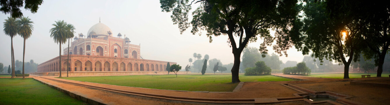 India, New Delhi, Humayun's Tomb, 16th century example of Mughal architecture, UNESCO World Heritage Site, 16th century example of Mughal architecture