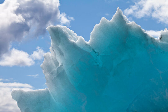 USA, Alaska, Glacier Bay National Park, McBride Glacier, Chunk of Ice